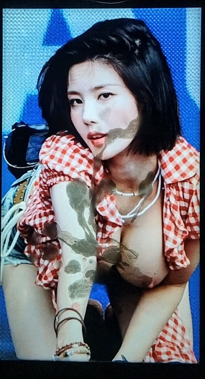 B56lXsqL KPOP KWON EUNBI WATERBOMB IZONE 05.jpg